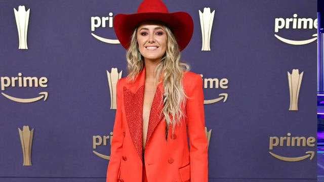 Lainey Wilson grabs Female Artist of the Year at 2024 ACM Awards, acknowledging women who guided her