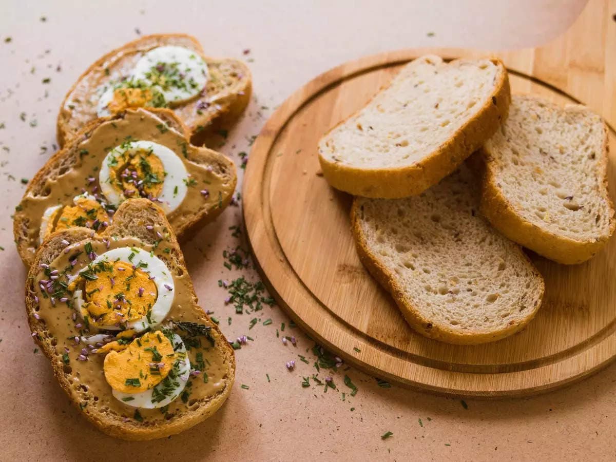 The Yum Toast: Lit Up Your Taste With Delicious Breakfast Egg Garlic Bread Recipe